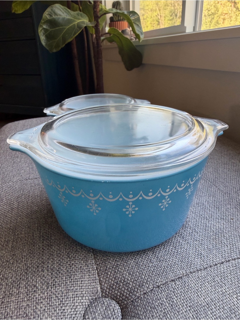 Pyrex Blue Snowflake garland 471, 473 Pattern Set with Glass Lids - Picture 3 of 12